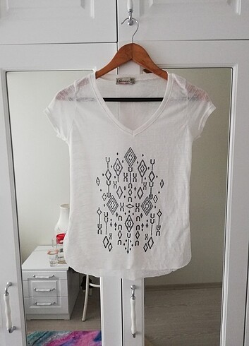 s Beden Ekru otantik desenli tshirt
