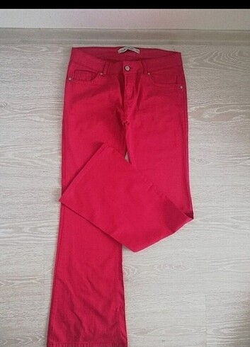 29 Beden kırmızı Renk Kırmızı renk İspanyol paça pantolon 