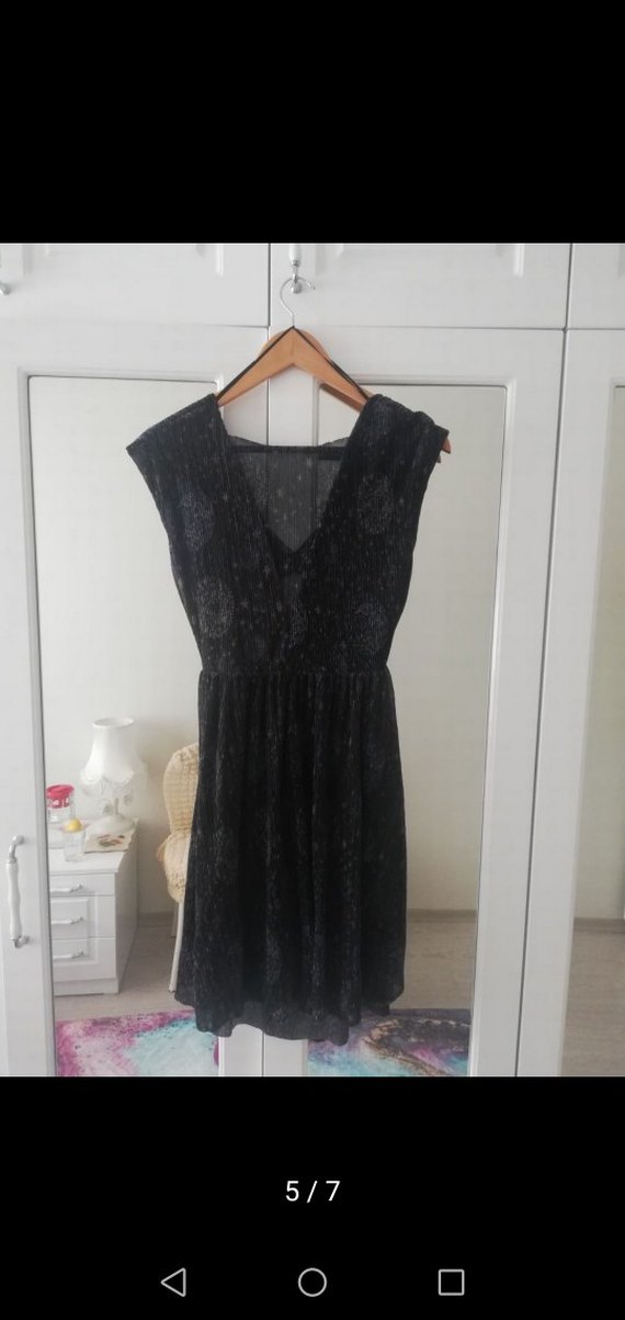 Siyah V Yaka Midi Drapeli Elbise - Görsel 4