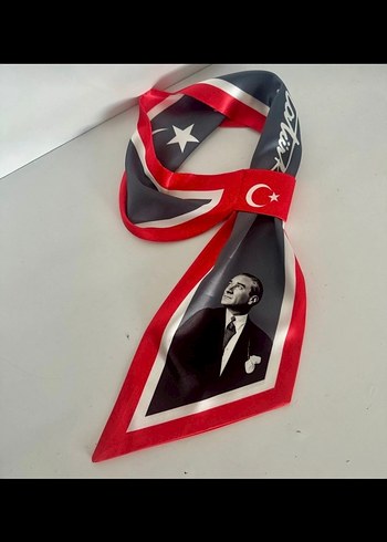  Beden Atatürk Portreli Kadın Fular