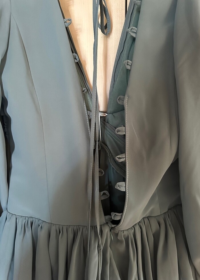 Dekolteli Kısa Abiye - Görsel 4