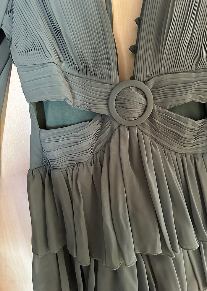 Dekolteli Kısa Abiye - Görsel 2