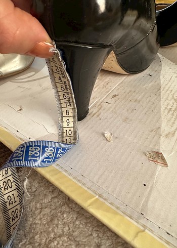 37 Beden Diger Siyah Parlak Topuklu Kadın Ayakkabı