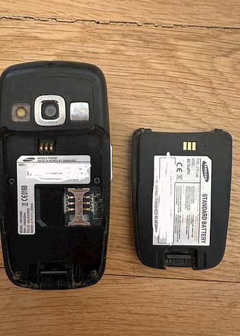 Koyu Siyah Kaydırmalı Bozuk Tuşlu Telefon - Görsel 4