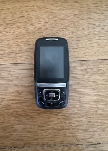 Koyu Siyah Kaydırmalı Bozuk Tuşlu Telefon - Görsel 3