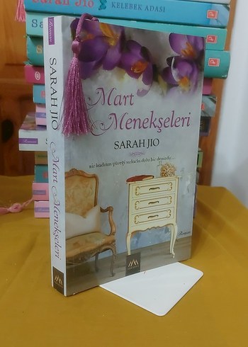 Mart Menekşeleri - Sarah Jio
