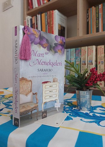 Mart Menekşeleri - Sarah Jio