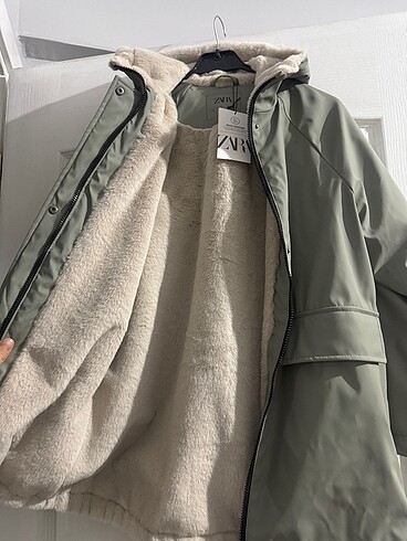 xs Beden Zara yağmurluk