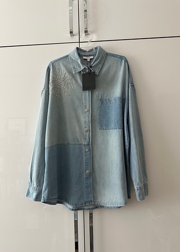 m Beden Twist Marka Taşlı Jean Gömlek