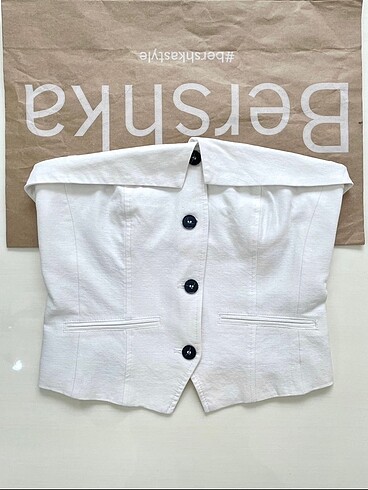 Straplez top