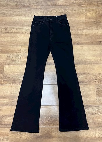 Pull and Bear Flare Jean