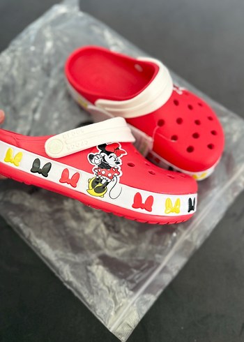 Crocs Kırmızı Minnie Mouse Desenli Kadın Terlik