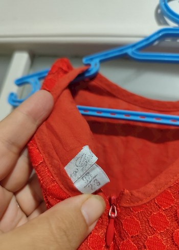 24-36 Ay Beden Kız Çocuk Kırmızı Dantel Detaylı Kolsuz Elbise