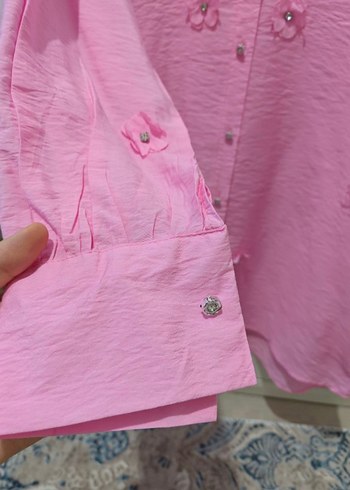 xl Beden pembe Renk Çiçek İşlemeli Pembe Düğmeli Kadın Gömlek