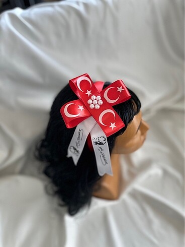 Tasarımcı Bayraklı Taç