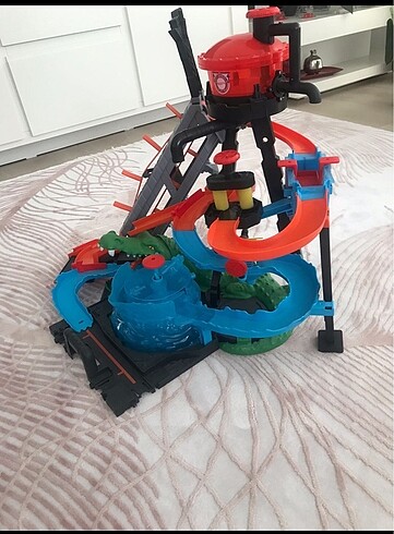 Hot wheels oyuncak