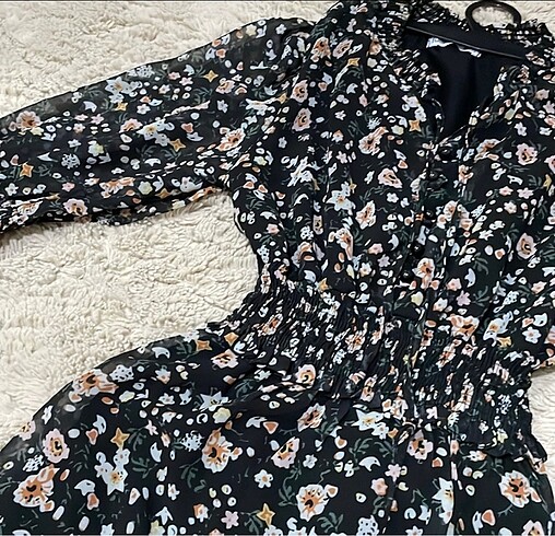 Diğer Beli sıkmalı şifon çiçekli elbise