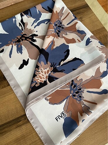 Five Scarfs Şal
