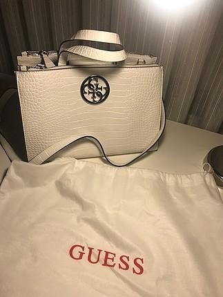 Guess beyaz kol çantası 