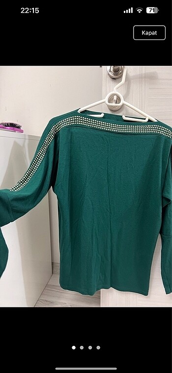 40 Beden bordo Renk Kazak triko kırmızı yeşil adet fiyatı 50 tl hiç giyilmedi yeni
