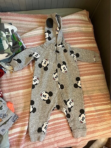 Erkek bebek H&M kapüşonlu tulum