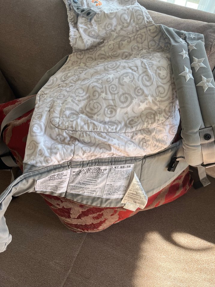 Ergobaby Gri Yıldız Desenli Bebek Kanguru - Görsel 5