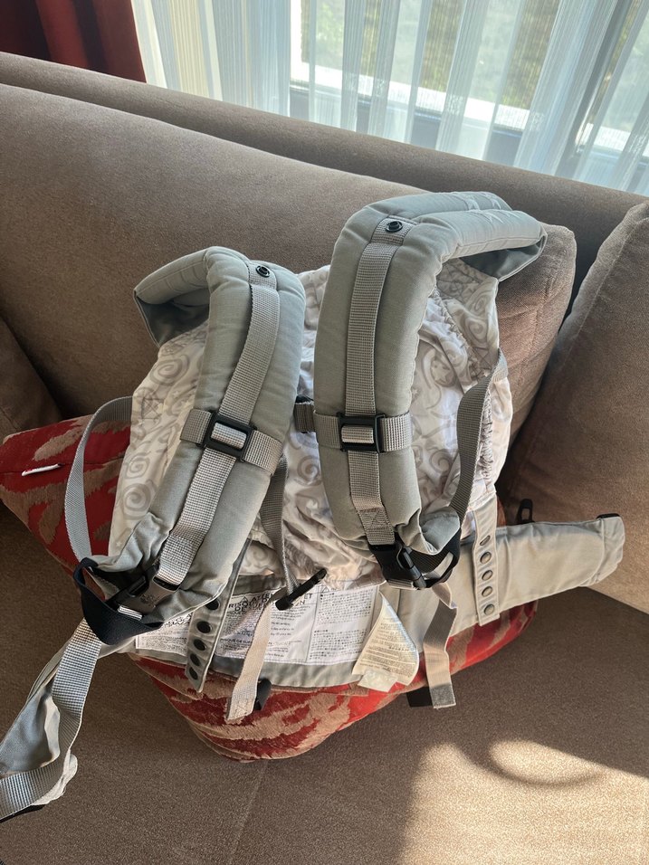 Ergobaby Gri Yıldız Desenli Bebek Kanguru - Görsel 2