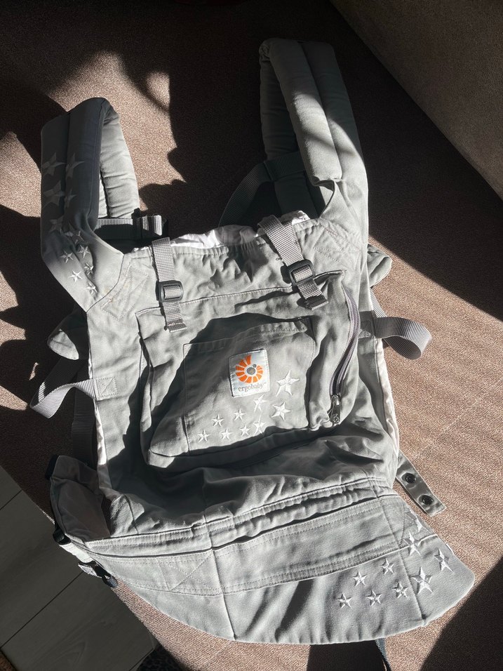 Ergobaby Gri Yıldız Desenli Bebek Kanguru - Görsel 3