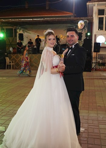 Uzun Kollu Straplez Beyaz Prenses Gelinlik