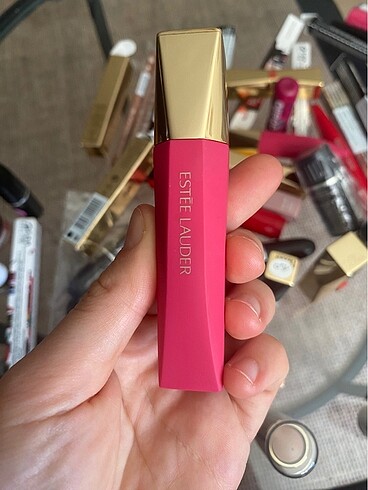 Beden Yves saint laurent ve estee lauder ruj