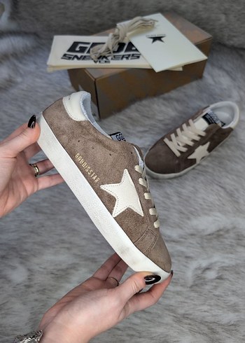 Golden Goose Deluxe 38
