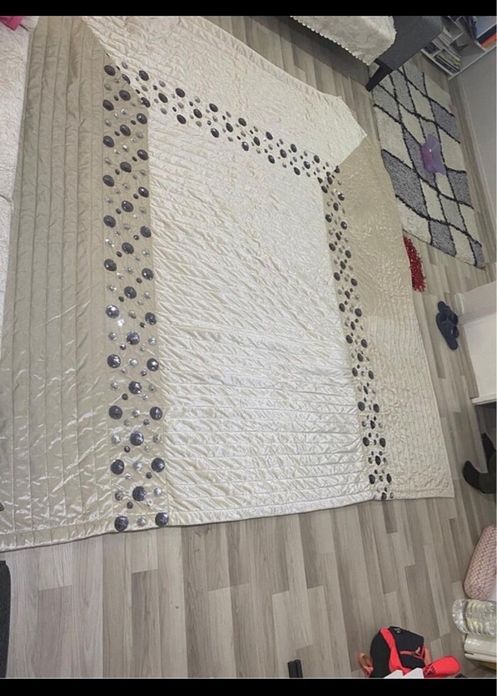 Kadifemsi yatak örtüsü - Görsel 4