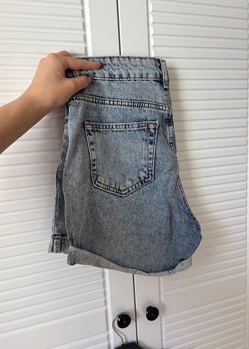 Bağlama Desenli Gri Mini Kot Şort - Görsel 2