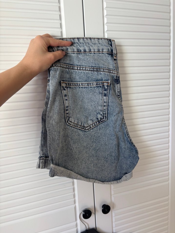 Bağlama Desenli Gri Mini Kot Şort - Görsel 2