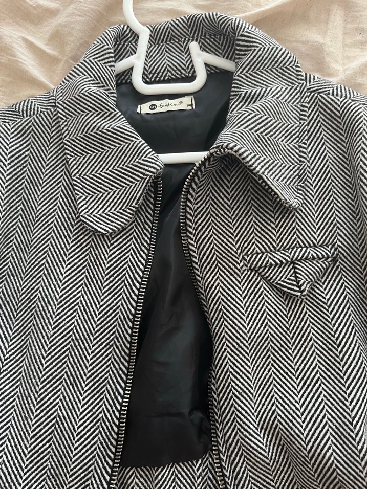 Zebra Desenli Kısa Gri Kadın Ceket - Görsel 2