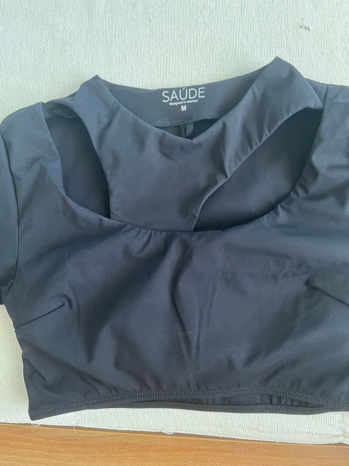 Siyah V Yaka Uzun Kollu Spor Üst - Görsel 3