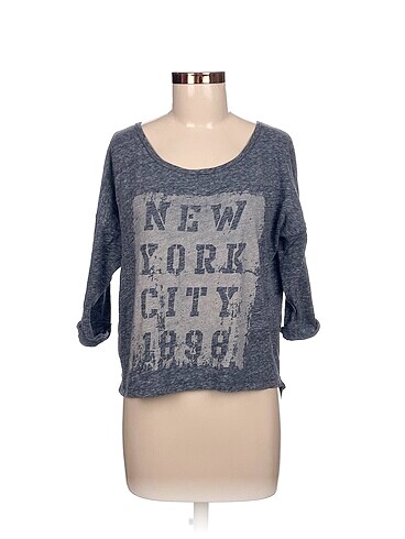 Diğer T-shirt %70 İndirimli.