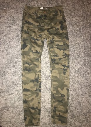 Stradivarius kamuflaj pantolon