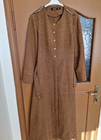 Çıtçıt Detaylı Pardösü Tesettür Giyim Taba Renk