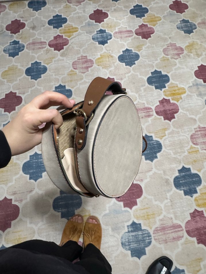 Bej Yuvarlak Deri Kadın Çanta - Görsel 3