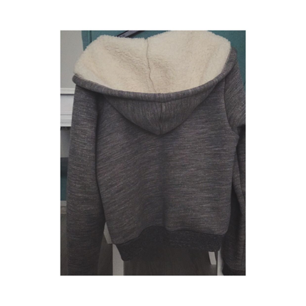 Pull and Bear GRI ICI PELUS KISA KALINHIRKA 