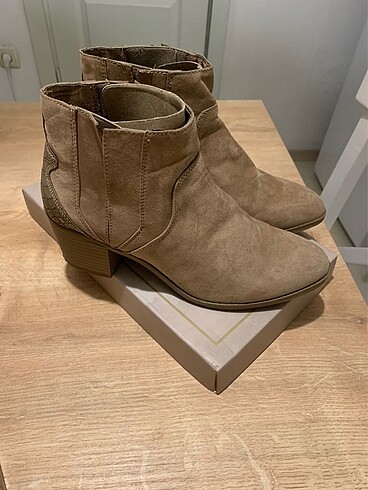 Bershka süet bot