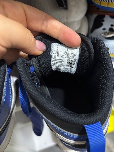32 Beden mavi Renk Nike jordon orijinal