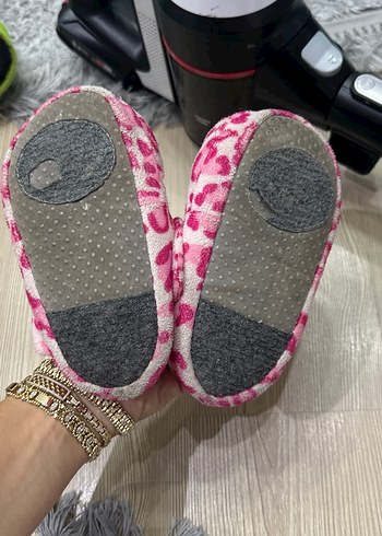 Kız Çocuk Renkli Leopar Desenli Sıcak Ev Terliği Twigy - Görsel 2