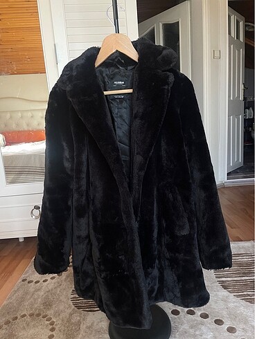 pull and bear siyah kürk