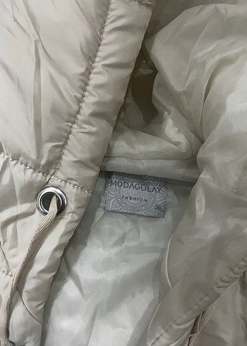 Bej Kapüşonlu Düğmeli Kadın şişme Yelek - Görsel 2