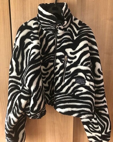 BERSHKA ZEBRA PELUS