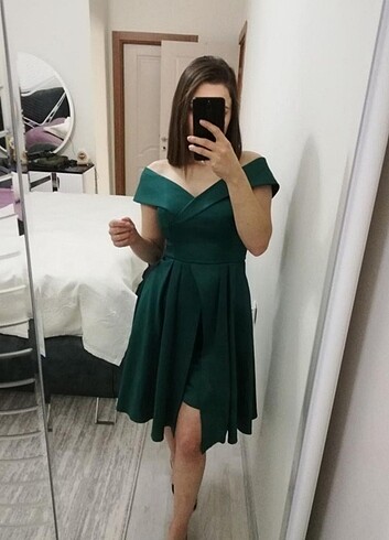 Zümrüt yeşil elbise 