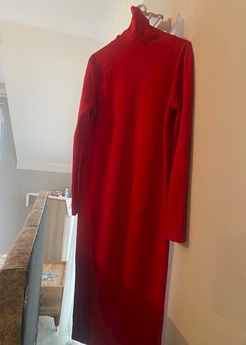 Uzun Kırmızı Yüksek Yakalı Kadın Elbise - Görsel 2