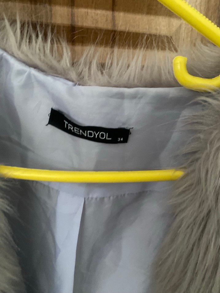 Gri Kürklü Kadın Yelek - Görsel 3